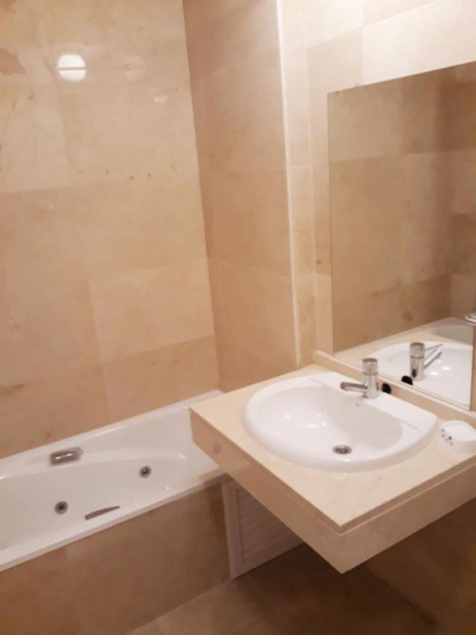 Beautiful Apartment In Duquesa Suites And Gardens Castillo de Sabinillas Exterior photo