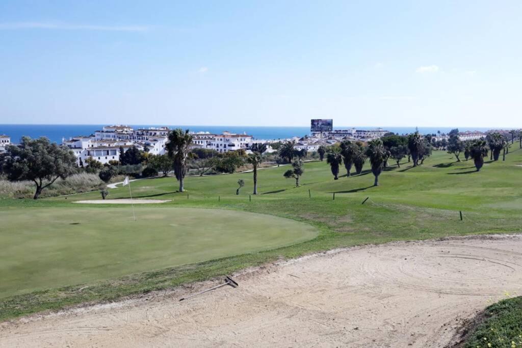 Beautiful Apartment In Duquesa Suites And Gardens Castillo de Sabinillas Exterior photo