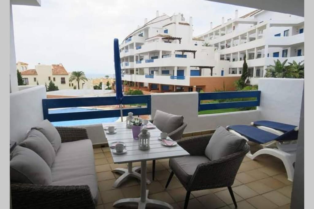Beautiful Apartment In Duquesa Suites And Gardens Castillo de Sabinillas Exterior photo
